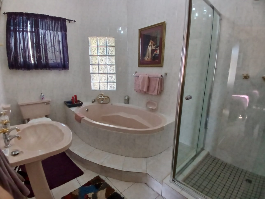 4 Bedroom Property for Sale in Herlear Northern Cape